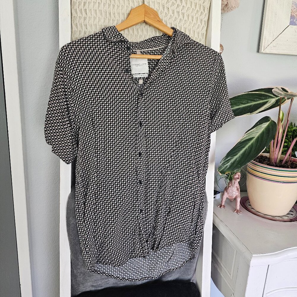 Women’s Grey Geometric Print Button-Down Shirt – Denim Flower Collared Blouse, S